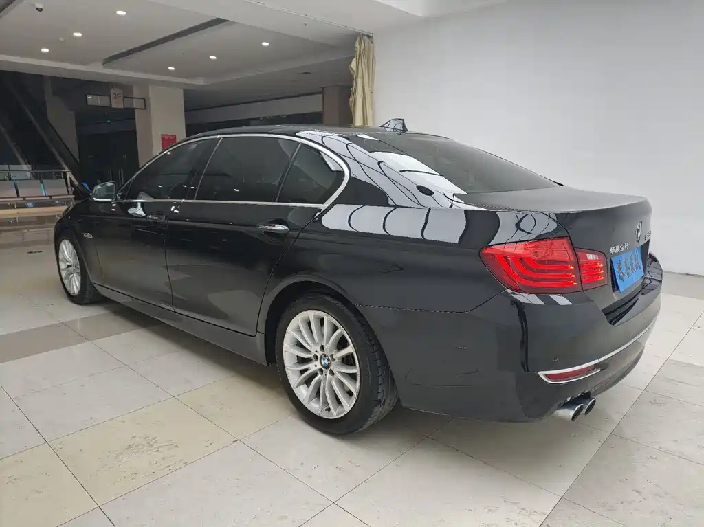 BMW 5 Series 2016 — фото 17