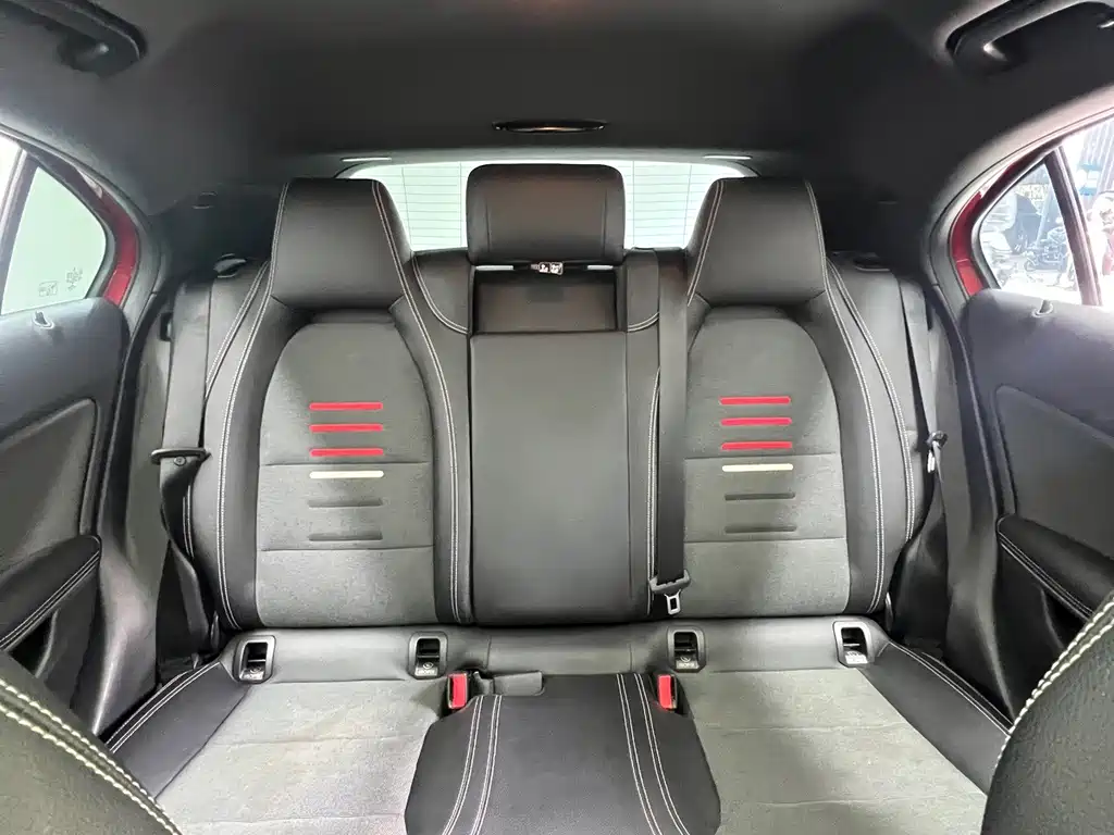 Mercedes-Benz A-Class 2018 — фото 10