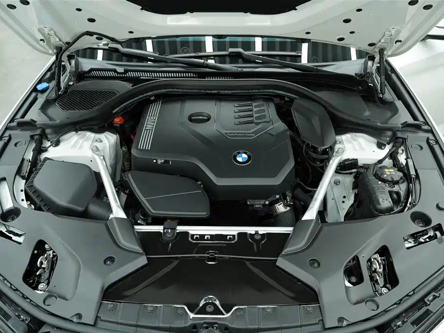 BMW 5 Series 2022 — фото 12