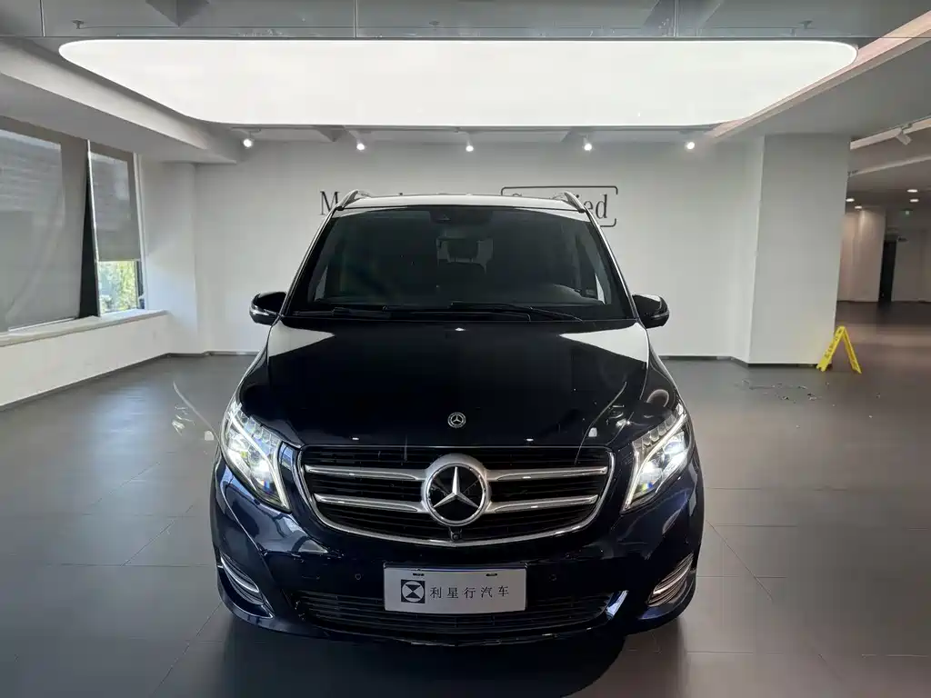 Mercedes-Benz V-Class 2019 — фото 11