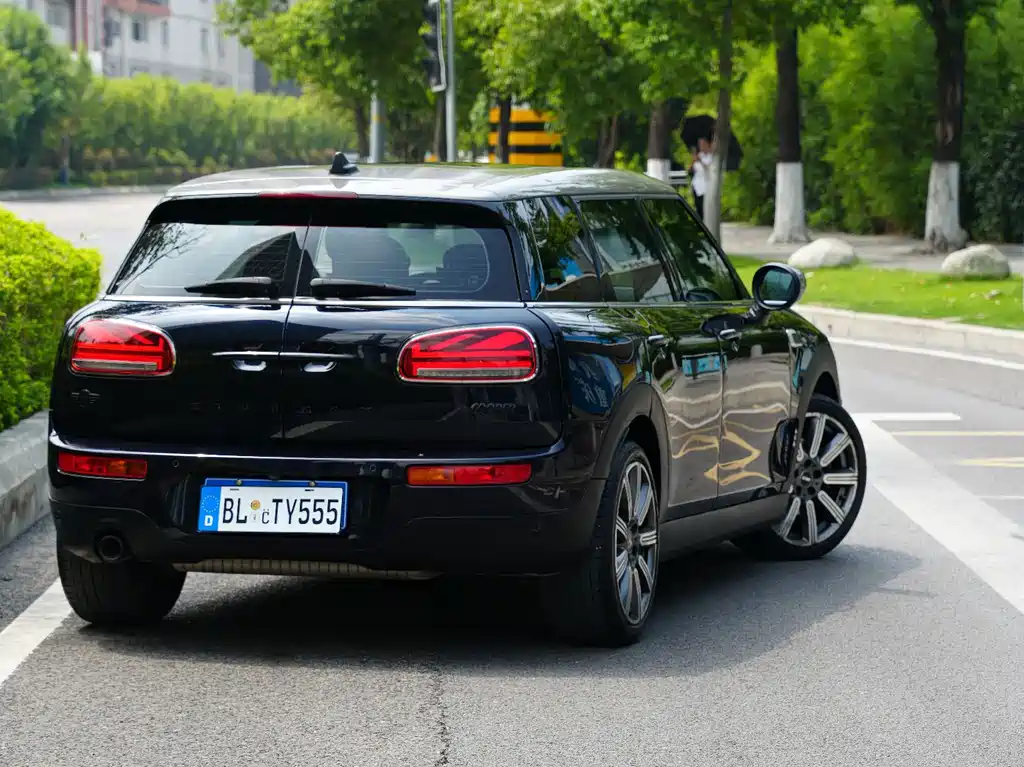 MINI Clubman 2021 — фото 24