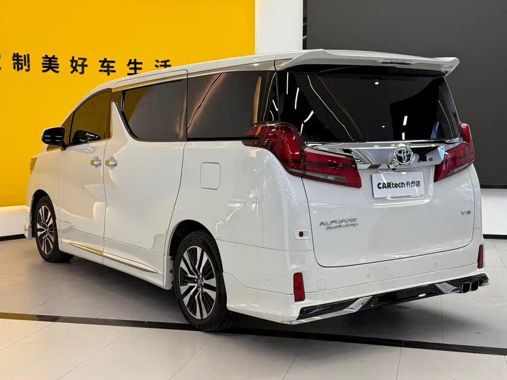 Toyota Alphard 2018 — фото 16