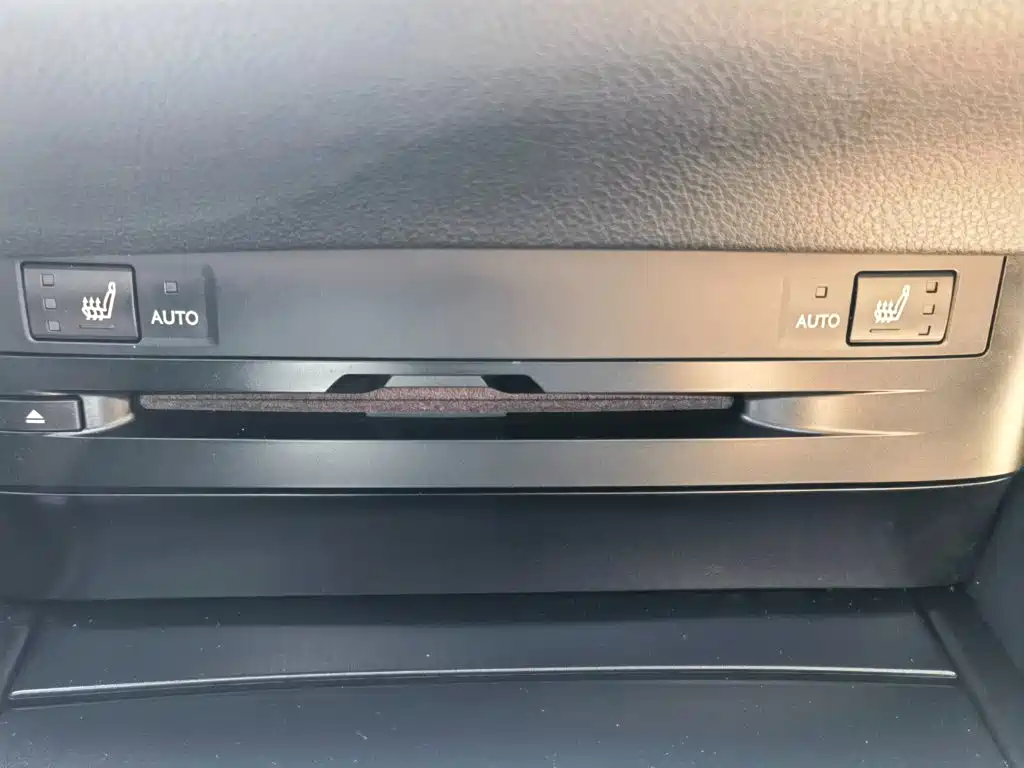 Lexus ES 2022 — фото 15