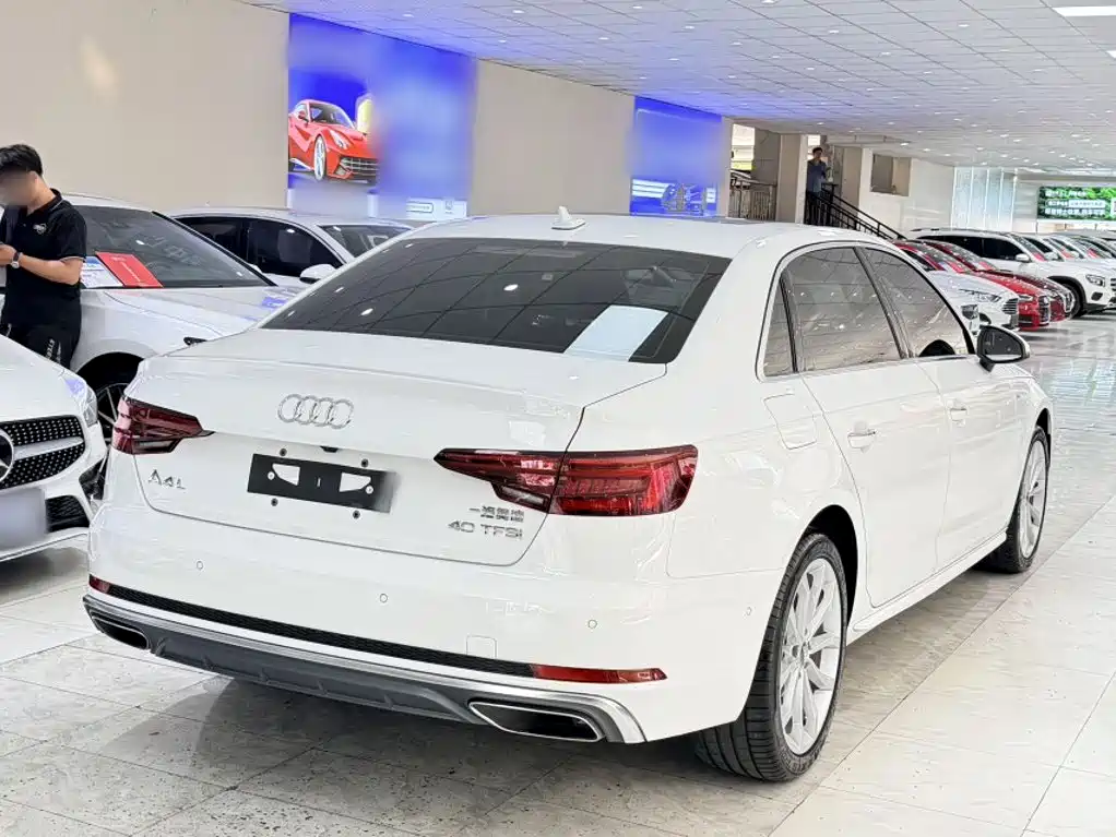 Audi A4L 2019
