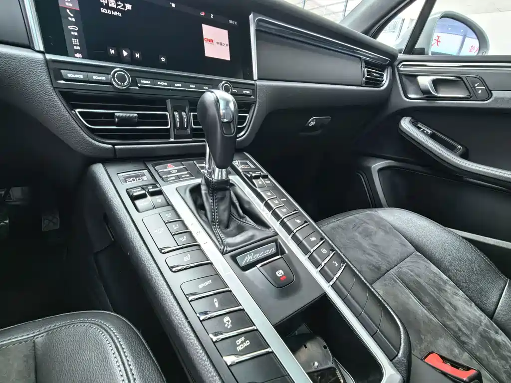 Porsche Macan 2019 — фото 8