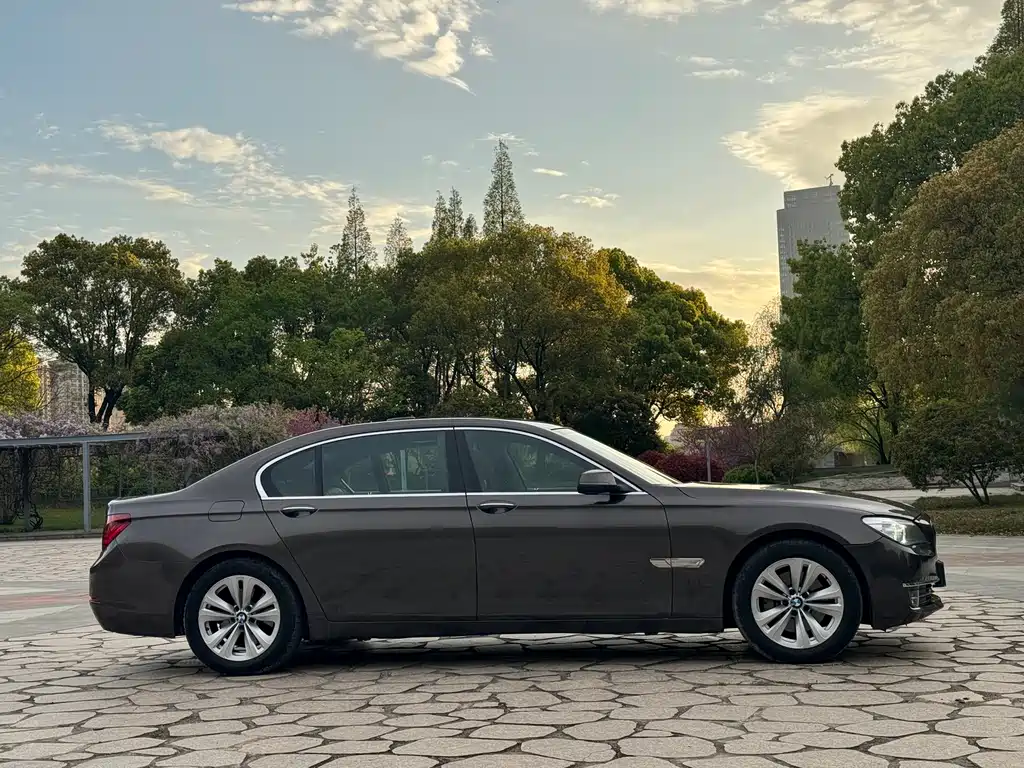 BMW 7 Series 2014 — фото 4
