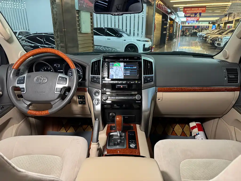 Toyota Land Cruiser 2014 — фото 15