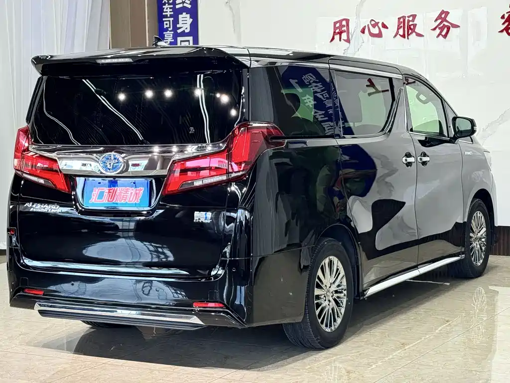 Toyota Alphard 2022 — фото 6