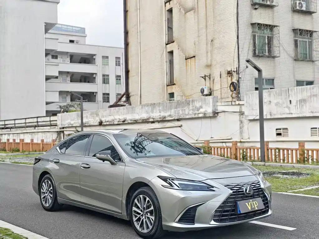 Lexus ES 2025 — фото 3