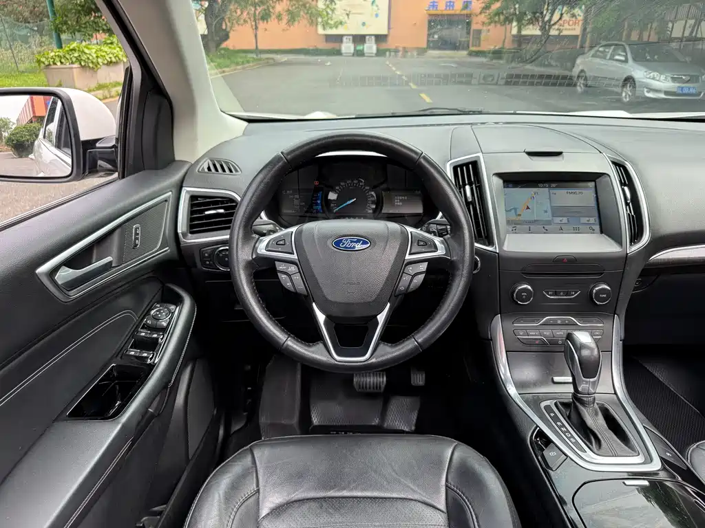 Ford Edge 2018 — фото 15
