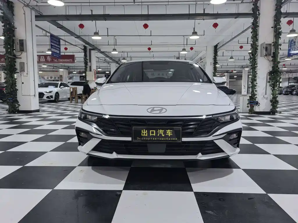 Hyundai Elantra 2023