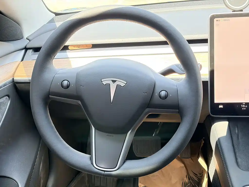 Tesla Model 3 2022 — фото 14