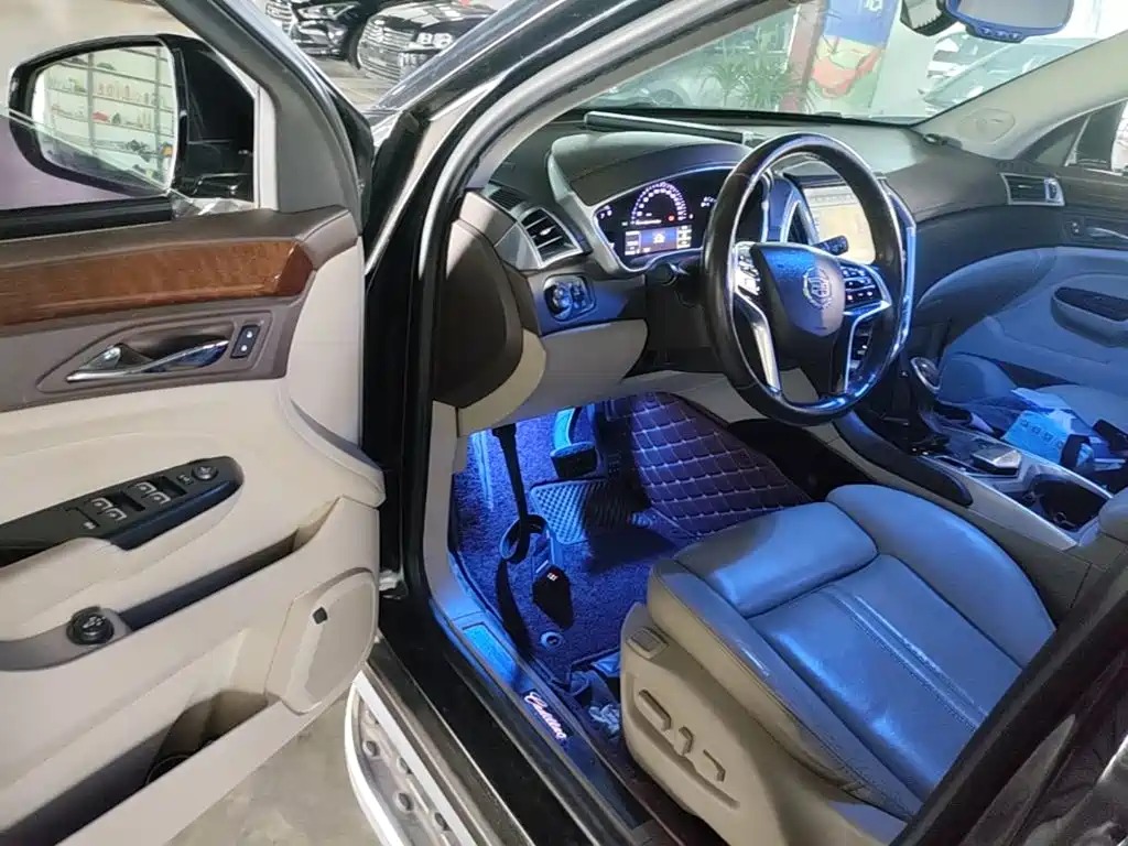 Cadillac SRX 2015 — фото 16