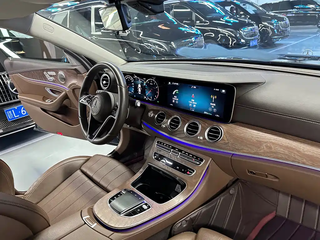 Mercedes-Benz E-Class 2021 — фото 11