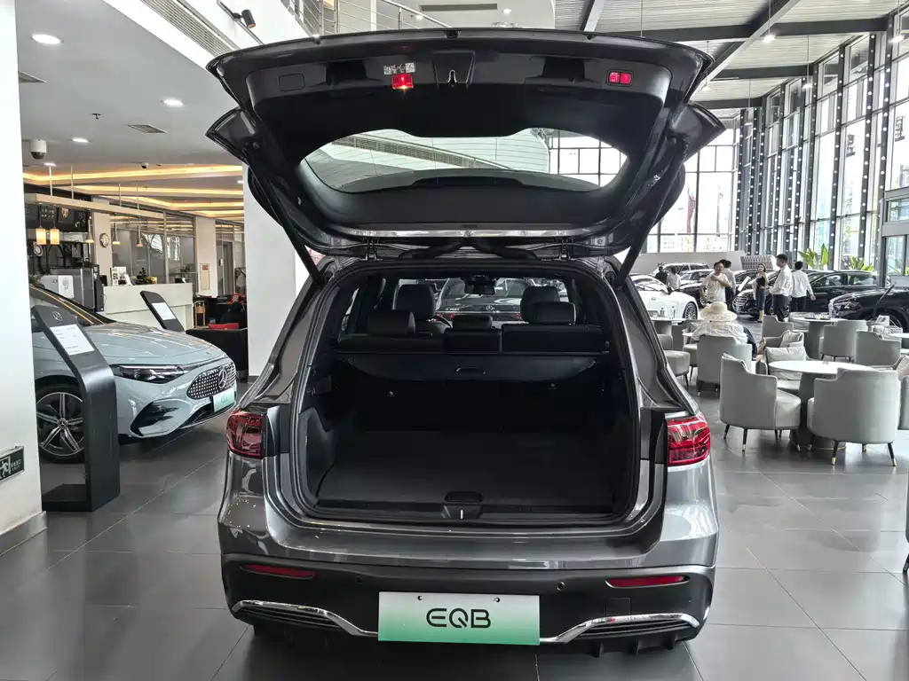 Mercedes-Benz EQB 2024 — фото 18