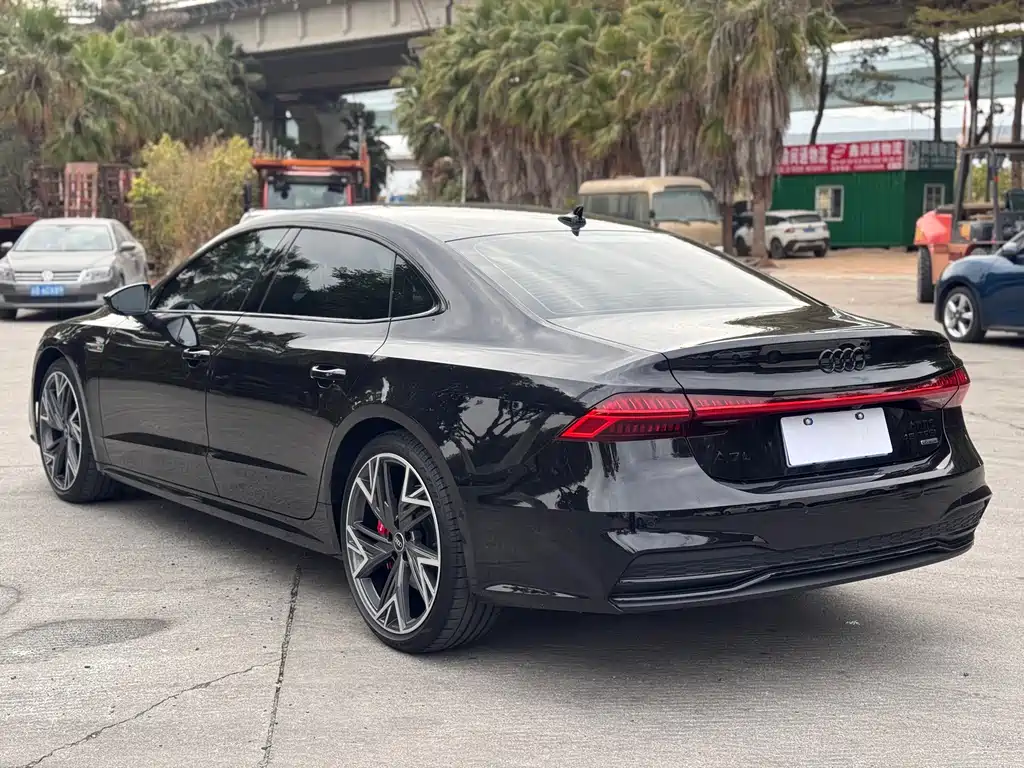 Audi A7L 2025 — фото 9