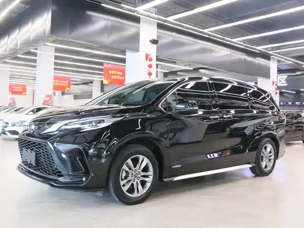 Toyota Granvia 2023