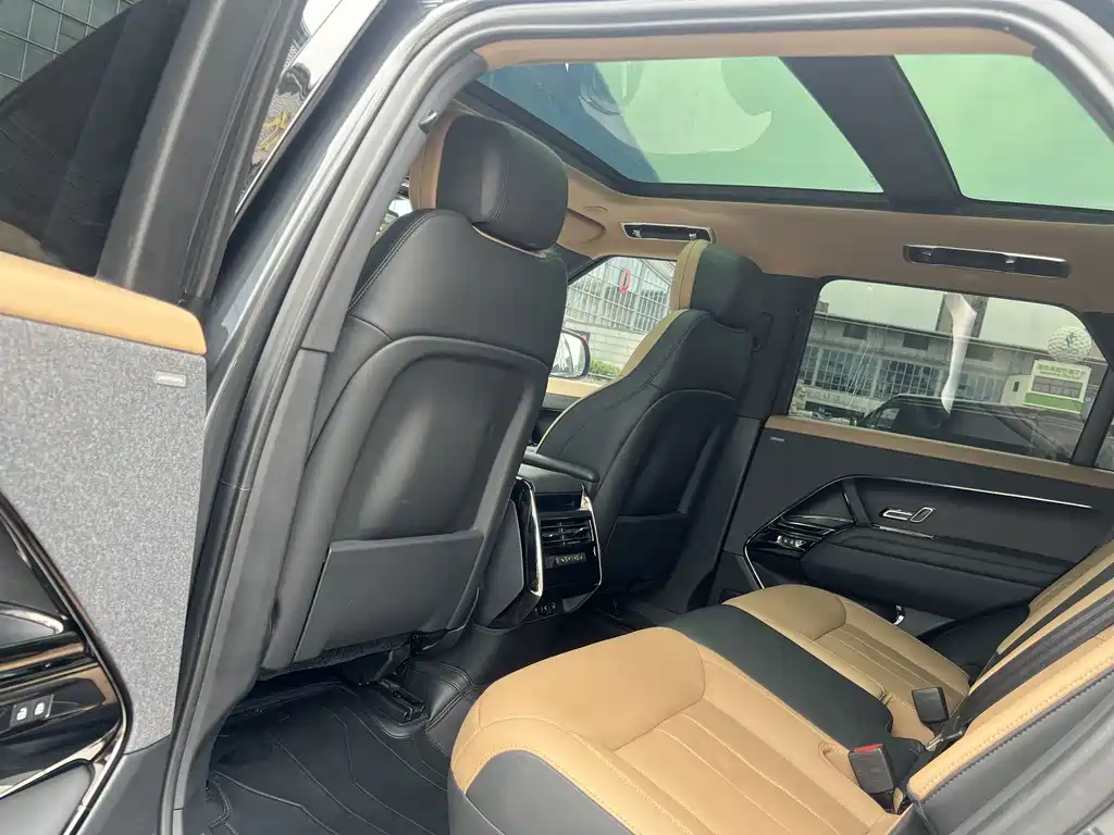 Land Rover Range Rover Sport 2023 — фото 12