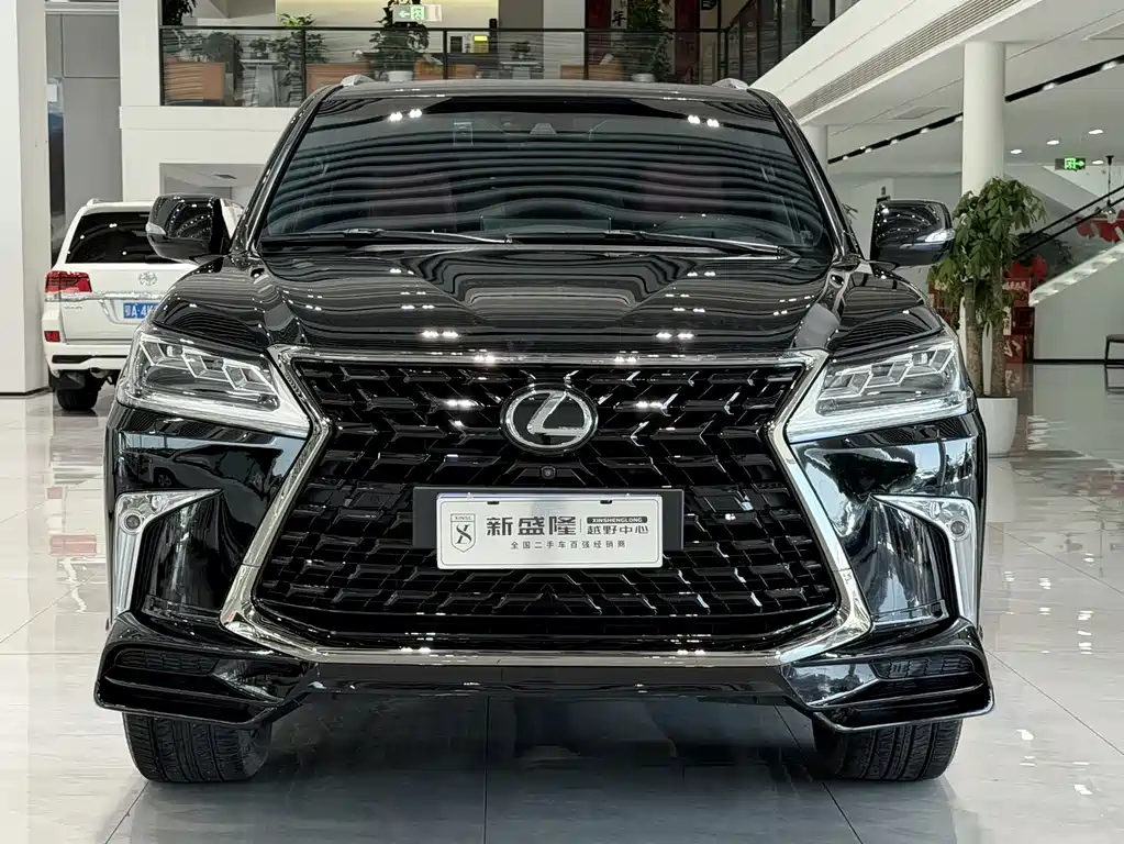Lexus LX 2019 — фото 2