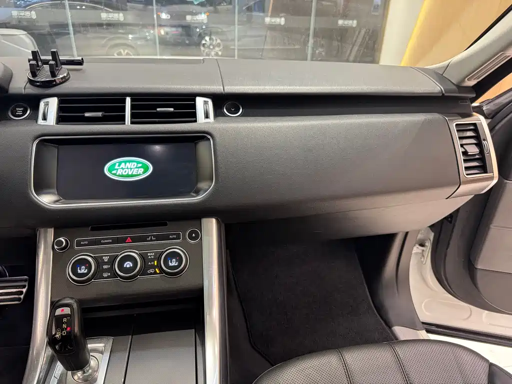 Land Rover Range Rover Sport 2018 — фото 10