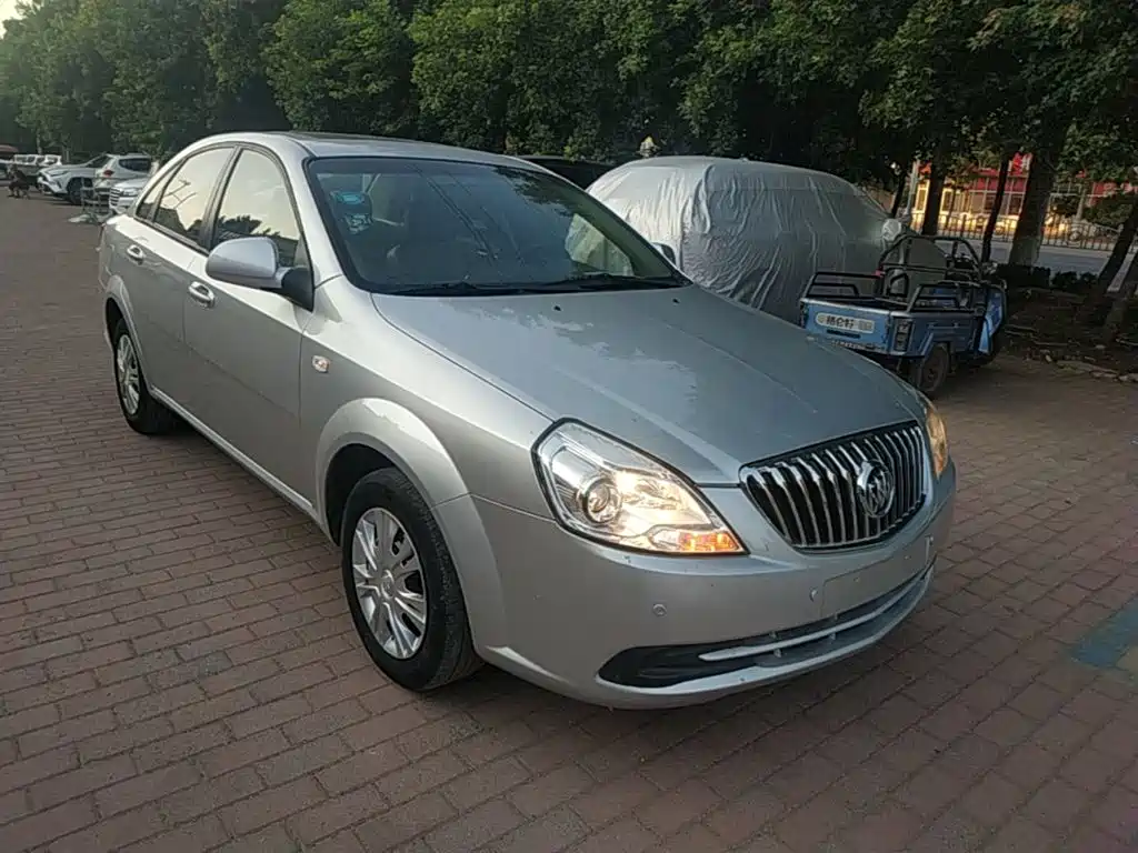 Buick Excelle 2015 — фото 4