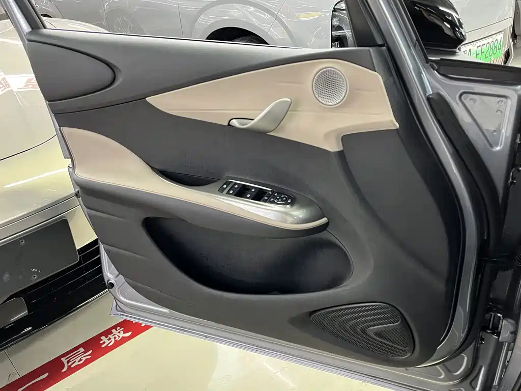 BYD Dolphin 2023 — фото 11