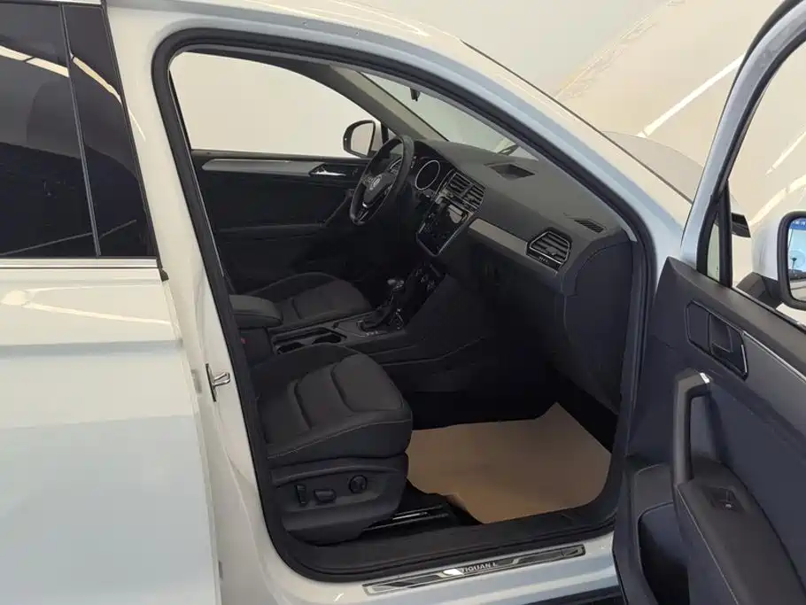 Volkswagen Tiguan L 2019 — фото 8