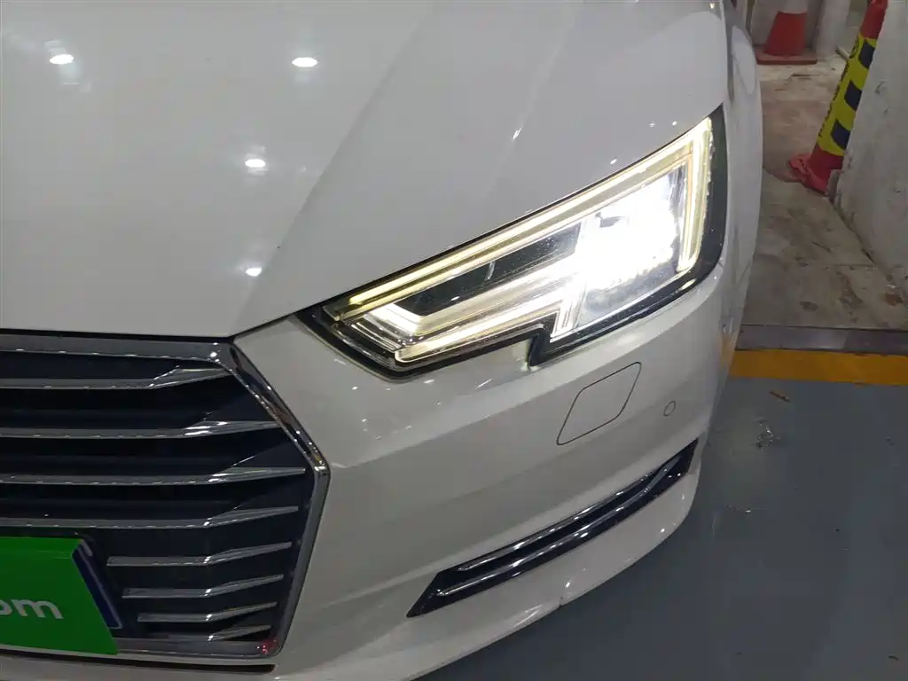 Audi A4L 2019 — фото 19