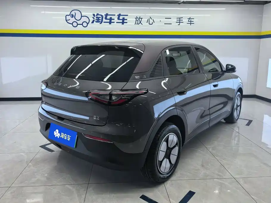 Geely Galaxy Starwish 2025 — фото 3