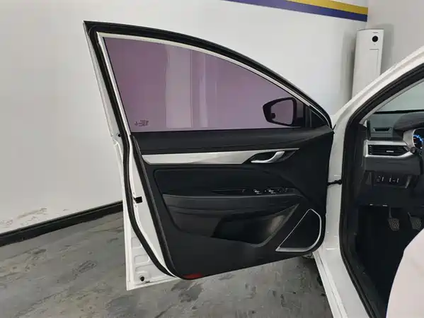 Geely Emgrand 2020