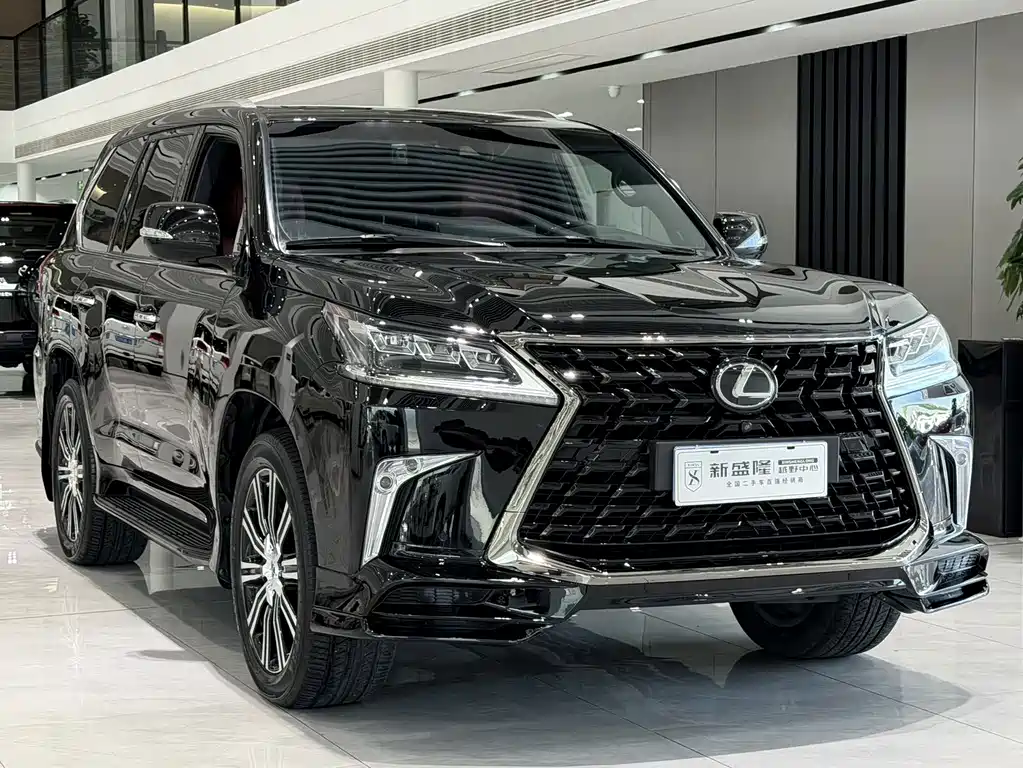 Lexus LX 2019 — фото 1