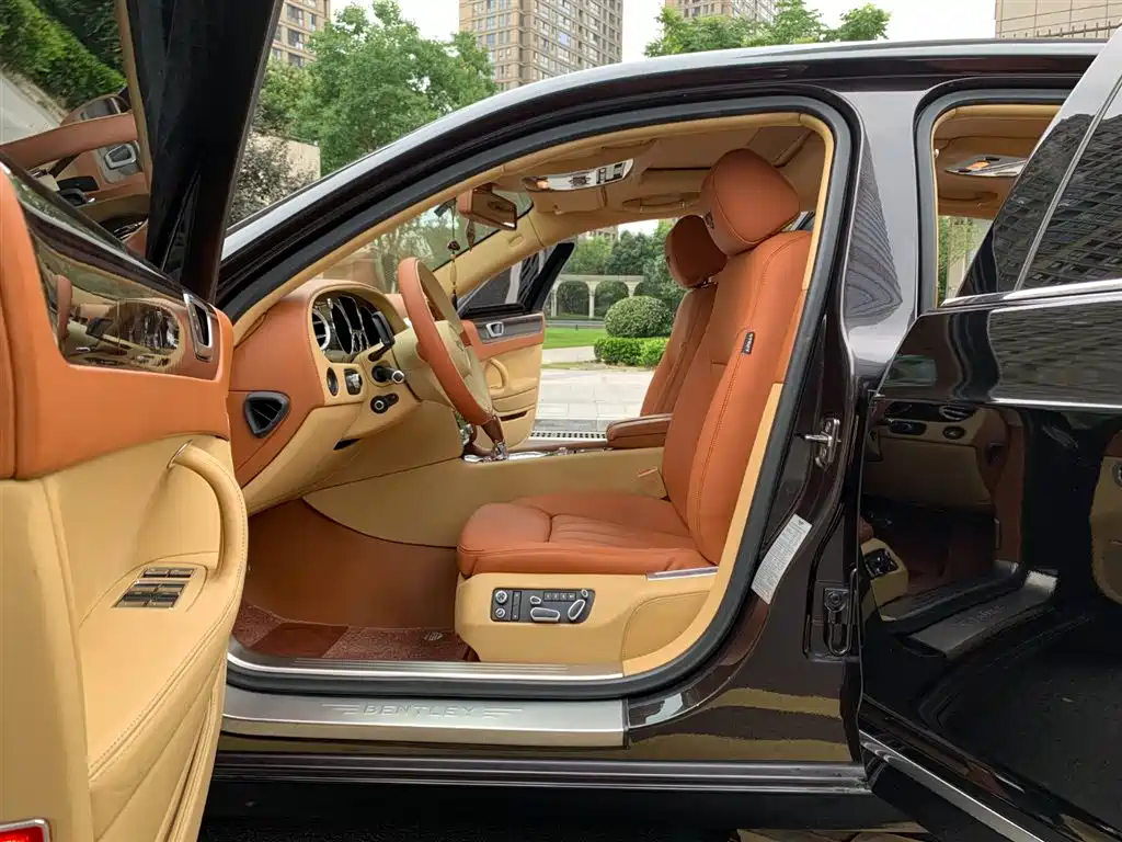 Bentley Flying Spur 2012 — фото 16