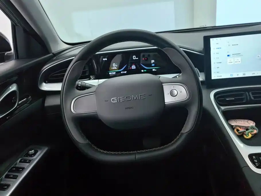 Geely Galaxy Starwish 2025 — фото 15
