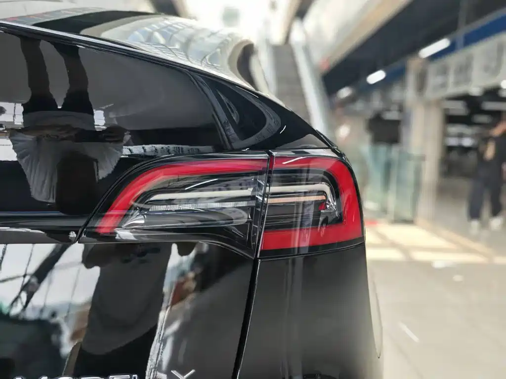 Tesla Model Y 2022 — фото 18