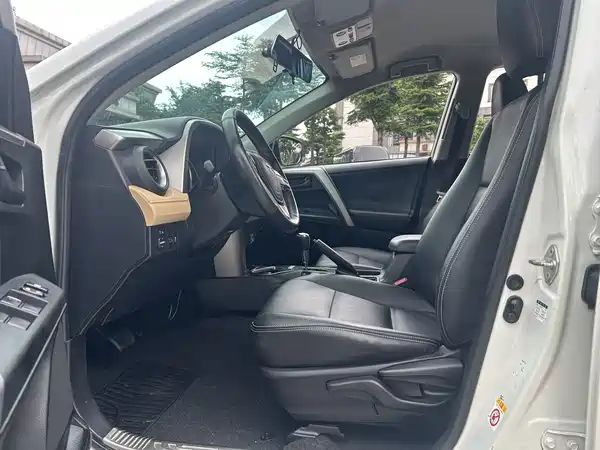 Toyota RAV4 2017