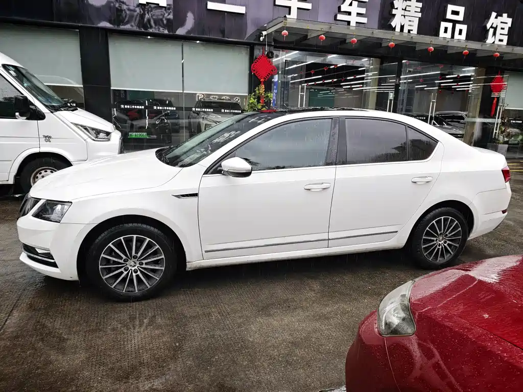 Skoda Octavia 2019 — фото 3