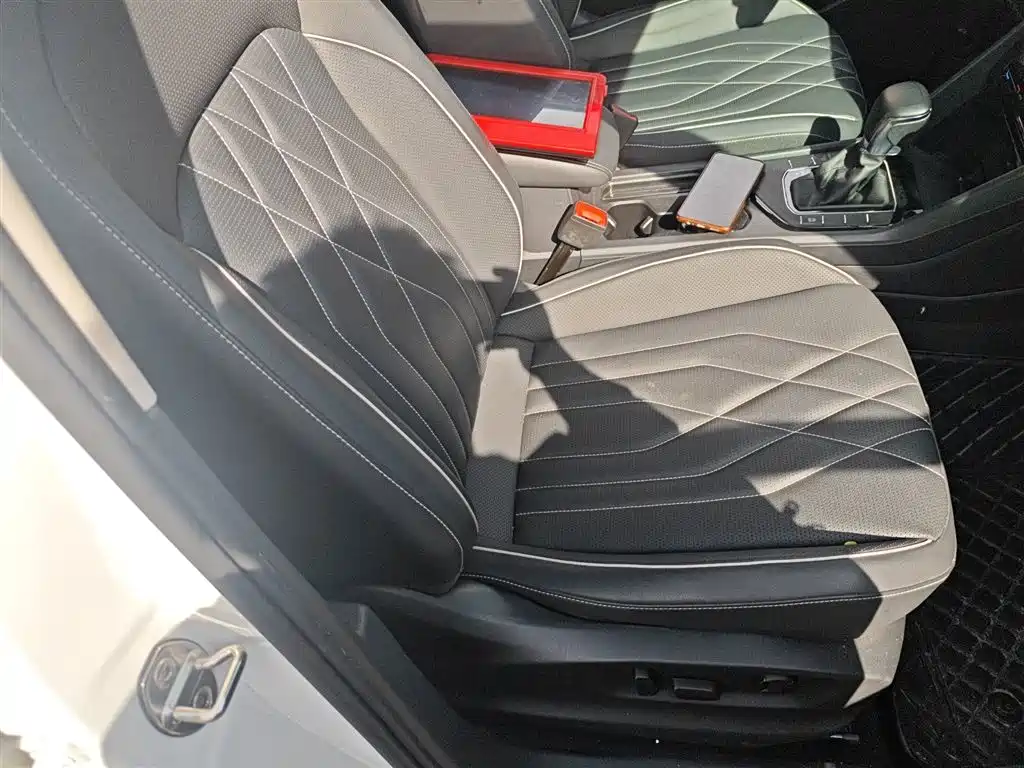 Volkswagen Tiguan L 2023 — фото 20