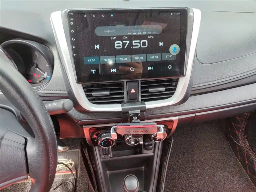 Toyota Yaris L 2019 — фото 13