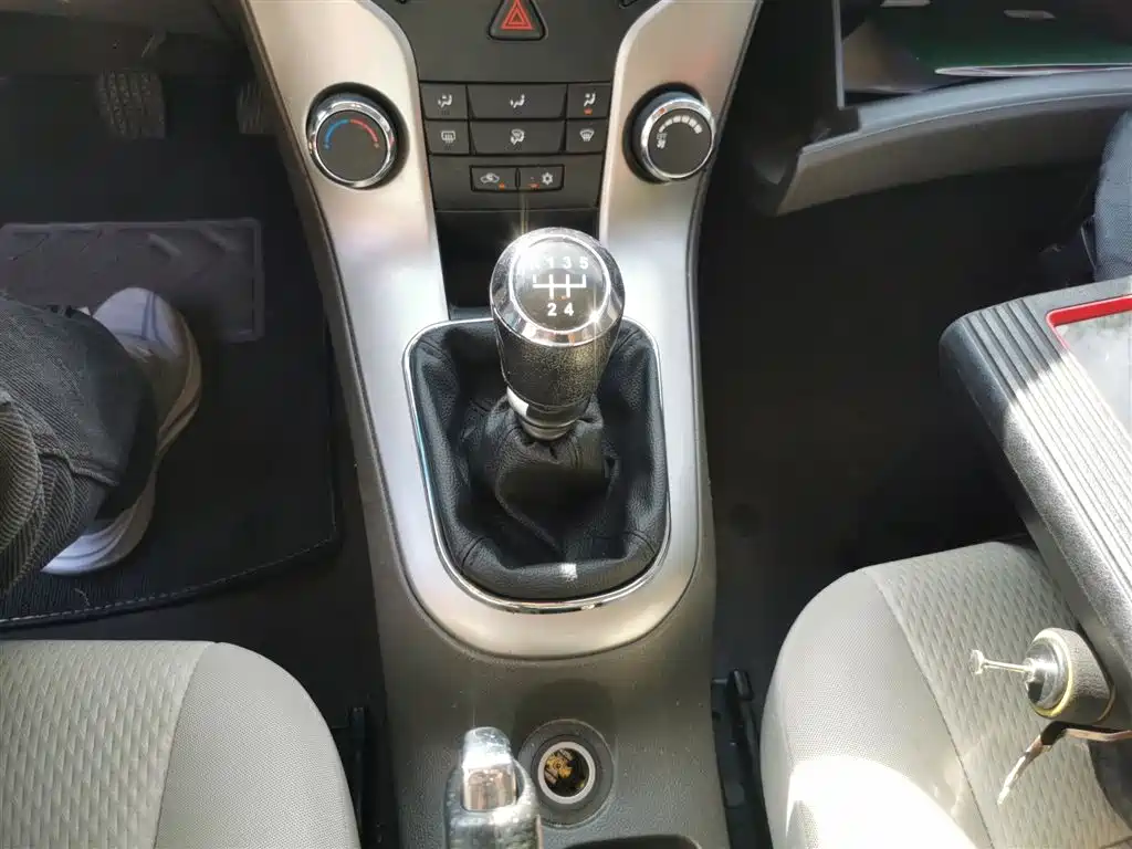 Chevrolet Cruze 2015 — фото 14