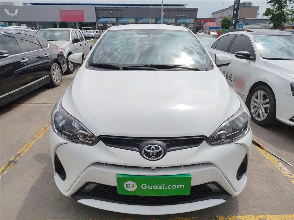 Toyota Yaris L 2019 — фото 3