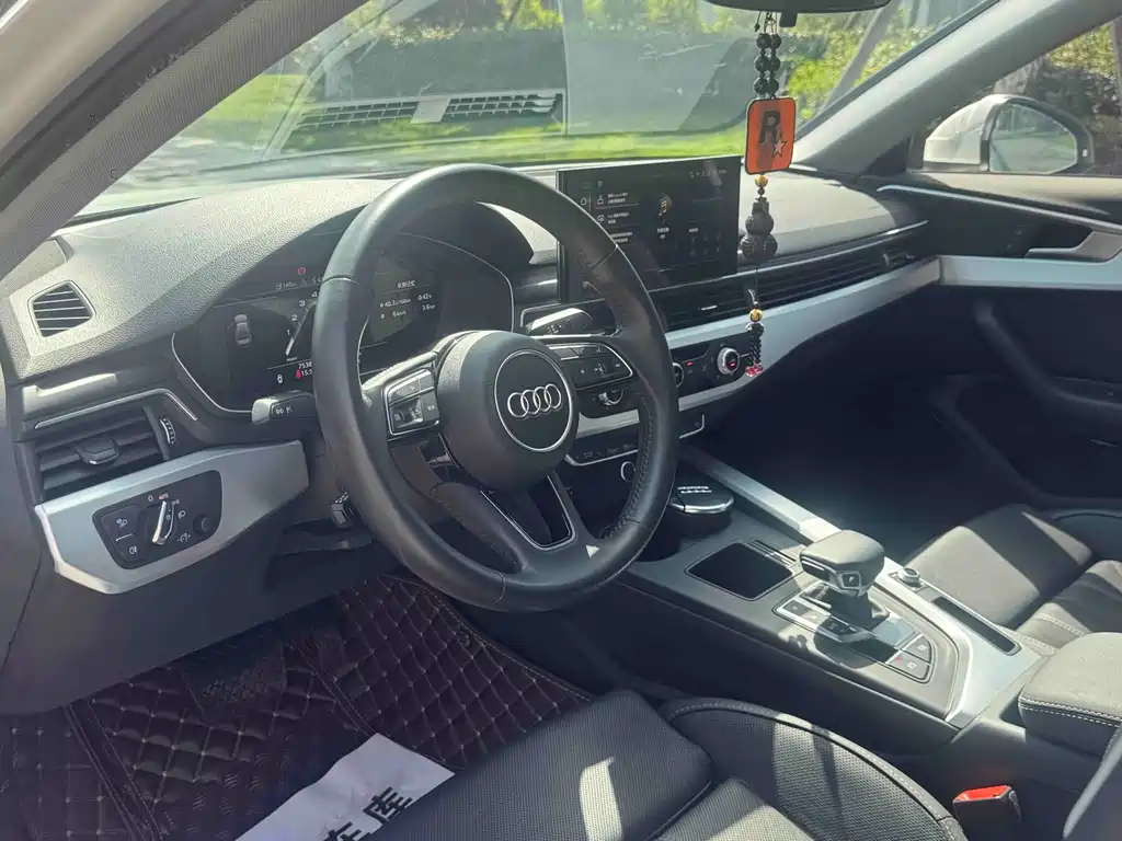 Audi A4L 2020