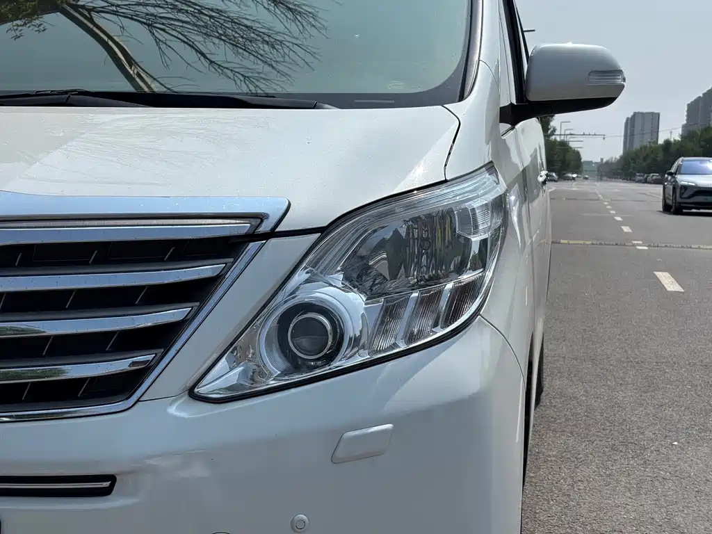 Toyota Alphard 2014 — фото 13