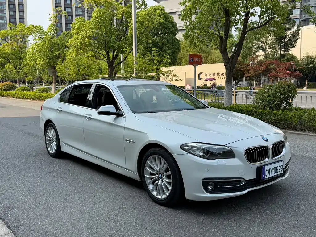 BMW 5 Series 2016 — фото 3
