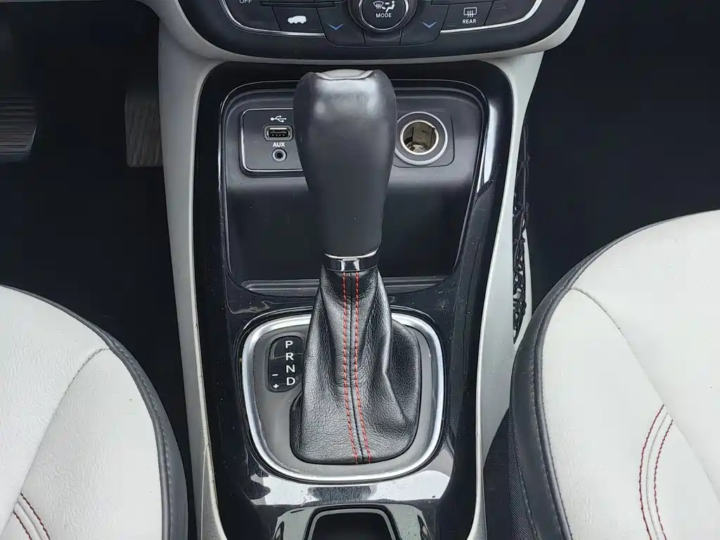 Jeep Compass 2019 — фото 13