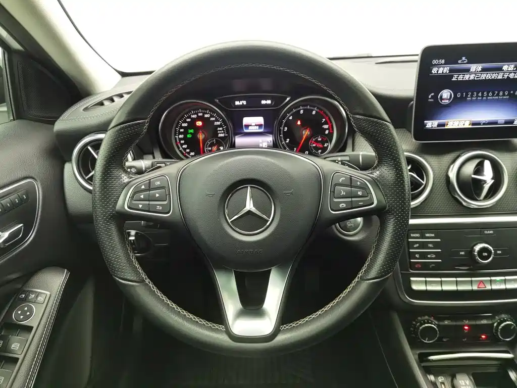 Mercedes-Benz GLA 2019 — фото 11