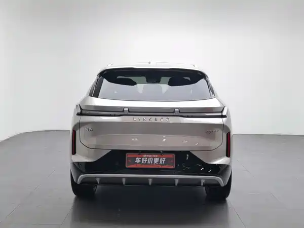 Lynk & Co 08 EM-P 2025