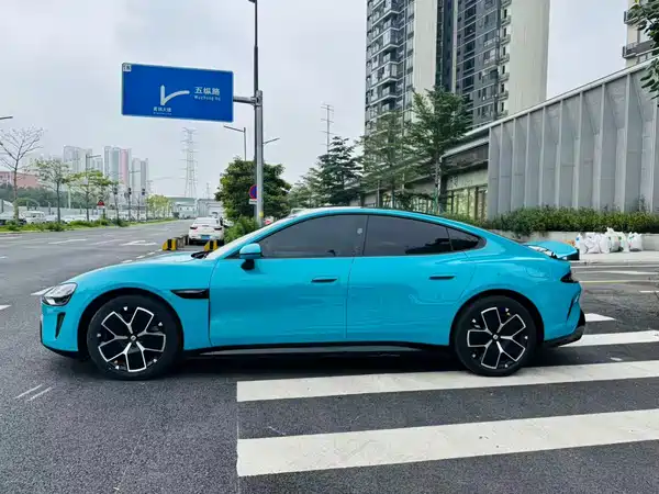 Xiaomi SU7 2024