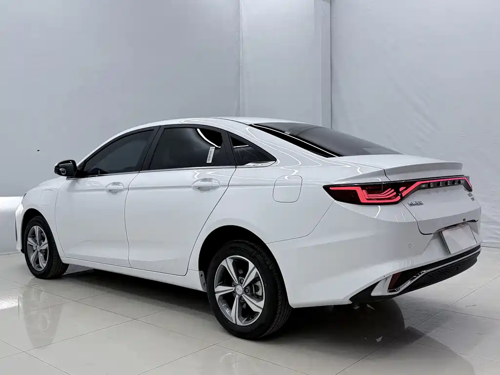 Geely Emgrand L Hip 2025 — фото 12