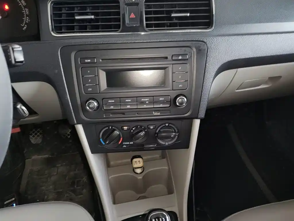 Skoda Rapid 2017 — фото 13