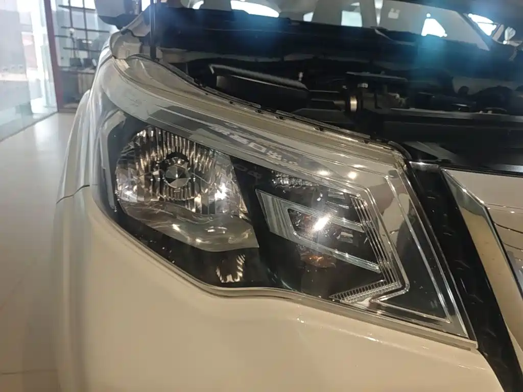 Nissan Terra 2019 — фото 13